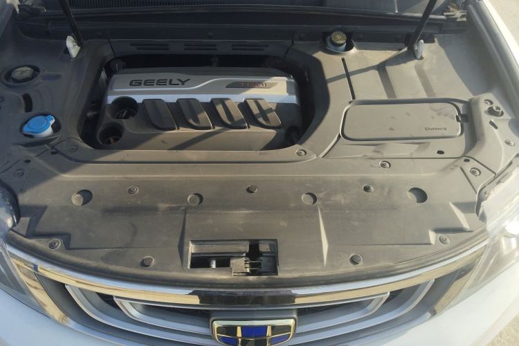 Used Geely Auto Emgrand X7 Sport 2018 1.8TD Automatic Two-Wheel Drive Smart Connect 4G Internet Edition Engine Bay