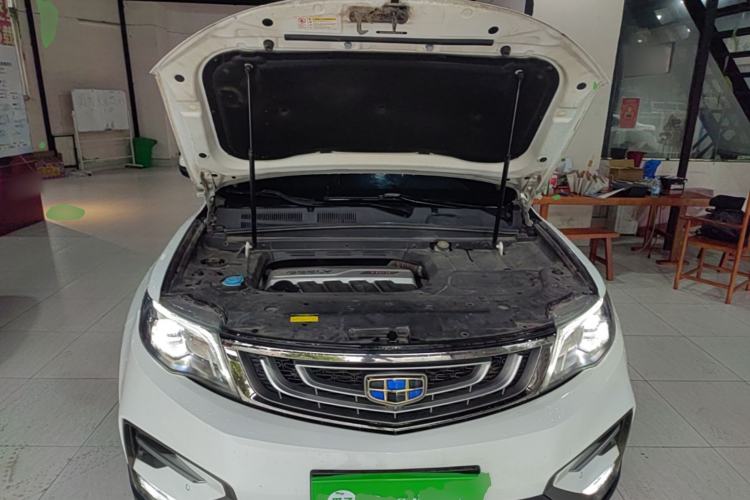 Used Geely Auto Emgrand X7 Sport 2018 1.8TD Automatic Two-Wheel Drive Smart Connect 4G Internet Edition Engine Bay
