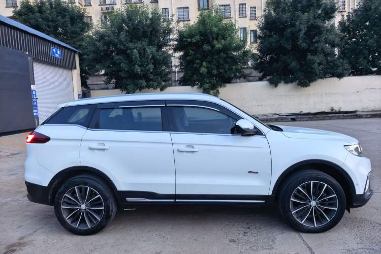 Used Geely Auto Emgrand X7 Sport 2018 1.8TD Automatic Two-Wheel Drive ZhiZun Model with 4G Connectivity Exterior 1