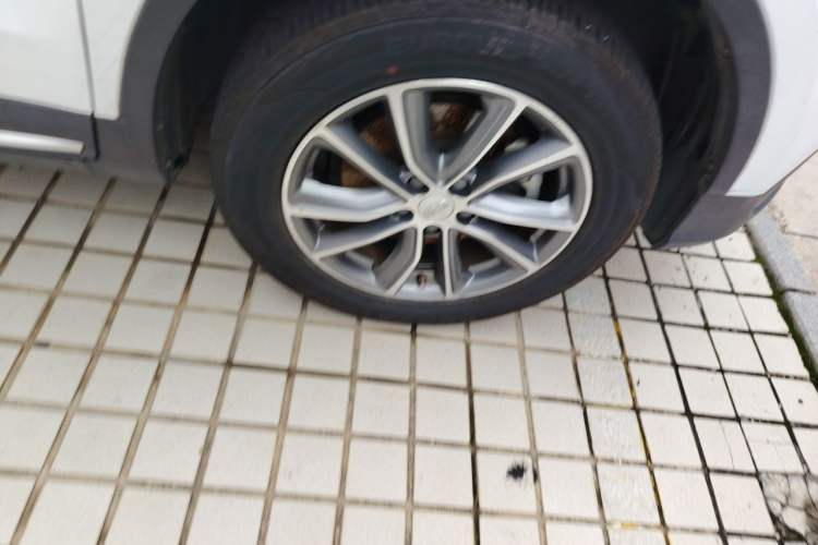 Used Geely Auto Emgrand X7 Sport 2018 1.8TD Automatic Two-Wheel Drive Smart Connect 4G Internet Edition Exterior 1