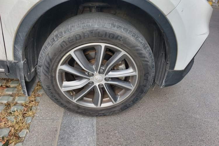 Used Geely Auto Emgrand X7 Sport 2018 2.0L Manual Two-Wheel Drive Zhiya Version Exterior 1