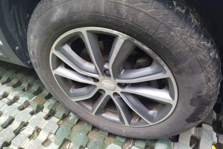 Used Geely Auto Emgrand X7 Sport 2018 2.0L Manual Two-Wheel Drive Zhiya Version Exterior 1