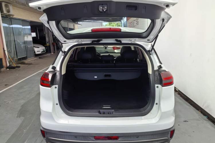 Used Geely Auto Emgrand X7 Sport 2018 1.8TD Automatic Two-Wheel Drive Smart 4G Connected Version Exterior 11