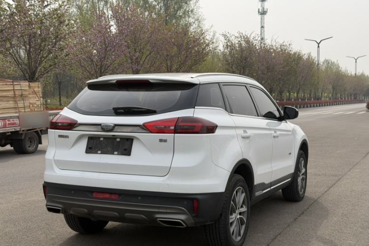 Used Geely Auto Emgrand X7 Sport 2018 1.8TD Automatic Two-Wheel Drive Zhiya Model Exterior 2