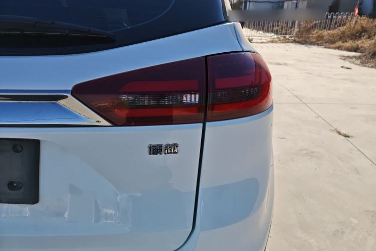 Used Geely Auto Emgrand X7 Sport 2018 1.8TD Automatic Two-Wheel Drive Smart Connect 4G Internet Edition Exterior 2