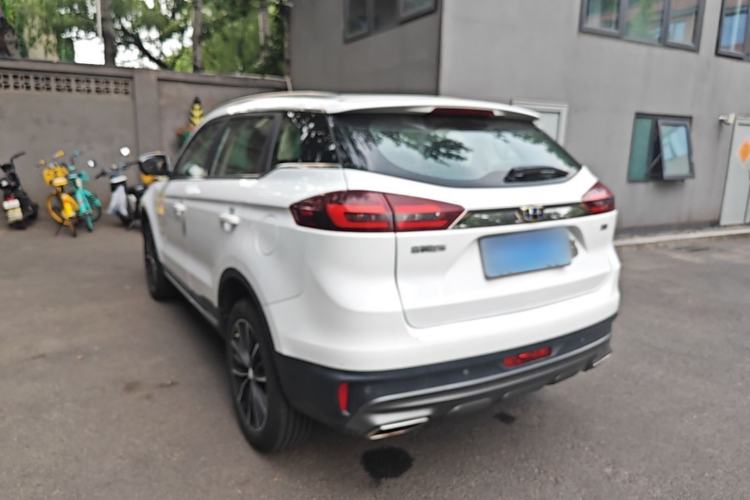 Used Geely Auto Emgrand X7 Sport 2018 1.8TD Automatic Two-Wheel Drive ZhiZun Model with 4G Connectivity Exterior 2