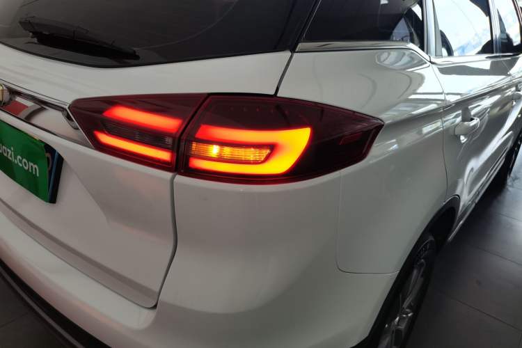 Used Geely Auto Emgrand X7 Sport 2018 1.8TD Automatic Two-Wheel Drive Smart Connect 4G Internet Edition Exterior 3