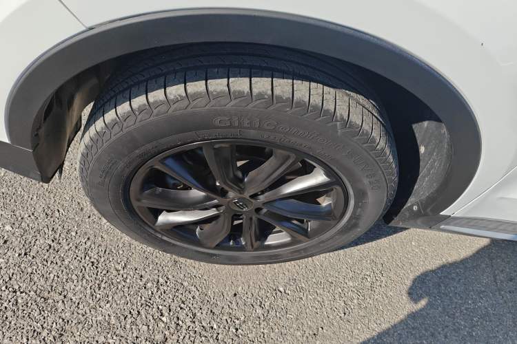Used Geely Auto Emgrand X7 Sport 2018 1.8TD Automatic Two-Wheel Drive Zhiya Model Exterior 4