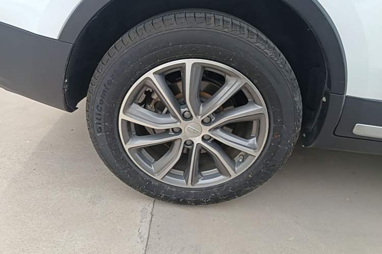 Used Geely Auto Emgrand X7 Sport 2018 1.8TD Automatic Two-Wheel Drive Zhiya Model Exterior 5