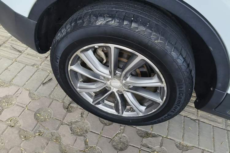 Used Geely Auto Emgrand X7 Sport 2018 1.8TD Automatic Two-Wheel Drive Zhiya Model Exterior 5