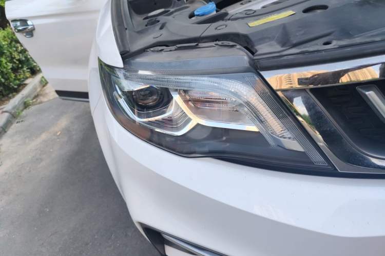 Used Geely Auto Emgrand X7 Sport 2018 1.8TD Automatic Two-Wheel Drive Smart Connect 4G Internet Edition Exterior 6