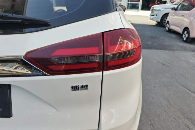 Used Geely Auto Emgrand X7 Sport 2018 1.8TD Automatic Two-Wheel Drive Smart Connect 4G Internet Edition Exterior 6