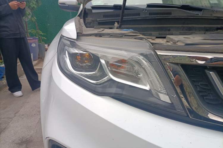 Used Geely Auto Emgrand X7 Sport 2018 1.8TD Automatic Two-Wheel Drive Smart Connect 4G Internet Edition Exterior 6