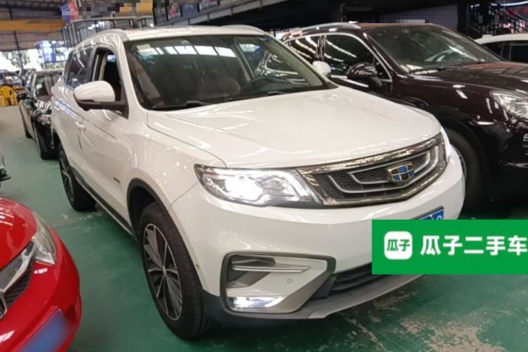 Used Geely Auto Emgrand X7 Sport 2018 1.8TD Automatic Two-Wheel Drive ZhiZun Model with 4G Connectivity Front Right 45 Deg
