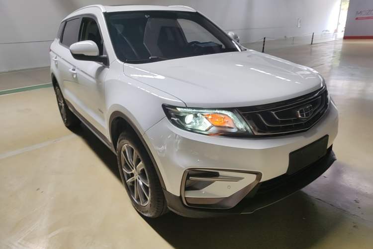 Used Geely Auto Emgrand X7 Sport 2018 1.8TD Automatic Two-Wheel Drive Smart Connect 4G Internet Edition Front Right 45 Deg