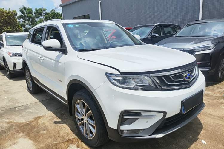 Used Geely Auto Emgrand X7 Sport 2018 1.8TD Automatic Two-Wheel Drive Smart Connect 4G Internet Edition Front Right 45 Deg