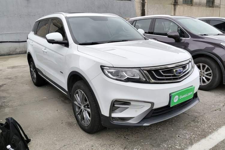 Used Geely Auto Emgrand X7 Sport 2018 1.8TD Automatic Two-Wheel Drive Smart Connect 4G Internet Edition Front Right 45 Deg