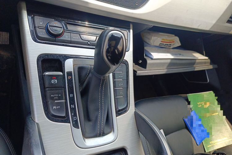 Used Geely Auto Emgrand X7 Sport 2018 1.8TD Automatic Two-Wheel Drive Smart Connect 4G Internet Edition Gear Lever