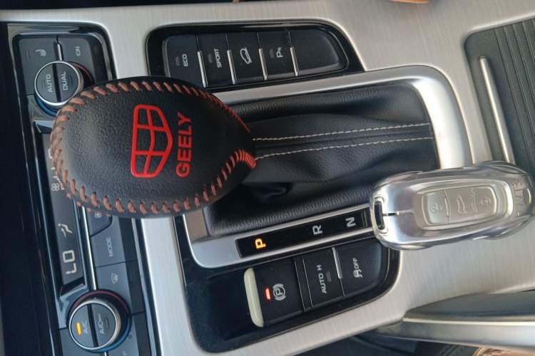Used Geely Auto Emgrand X7 Sport 2018 1.8TD Automatic Two-Wheel Drive Smart Connect 4G Internet Edition Gear Lever