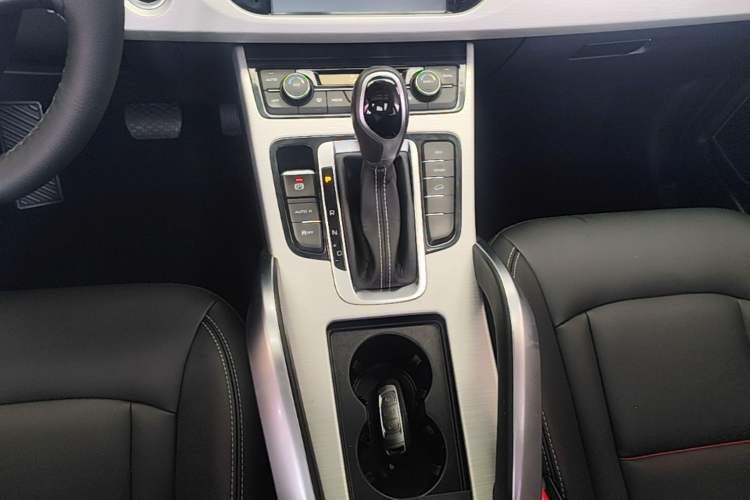Used Geely Auto Emgrand X7 Sport 2018 1.8TD Automatic Two-Wheel Drive Zhiya Model Gear Lever