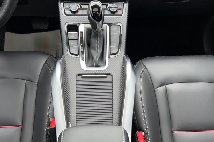 Used Geely Auto Emgrand X7 Sport 2018 1.8TD Automatic Two-Wheel Drive Smart Connect 4G Internet Edition Gear Lever