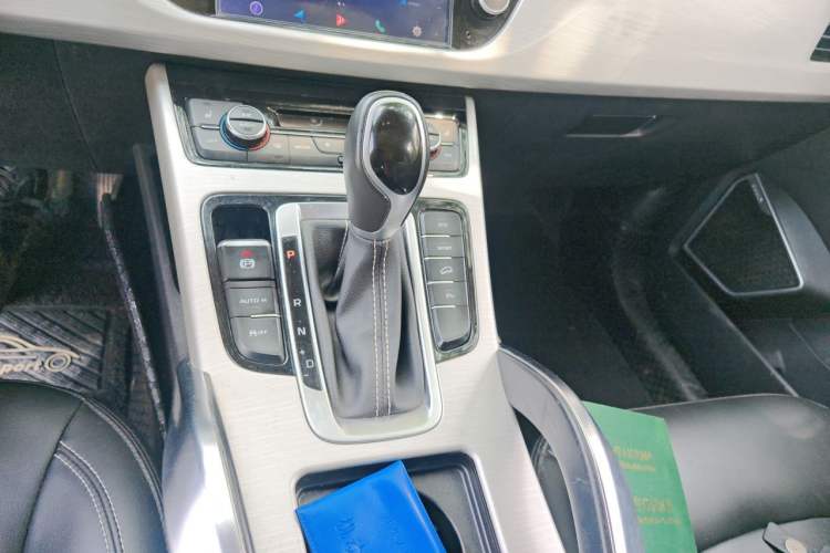 Used Geely Auto Emgrand X7 Sport 2018 1.8TD Automatic Two-Wheel Drive Smart Connect 4G Internet Edition Gear Lever