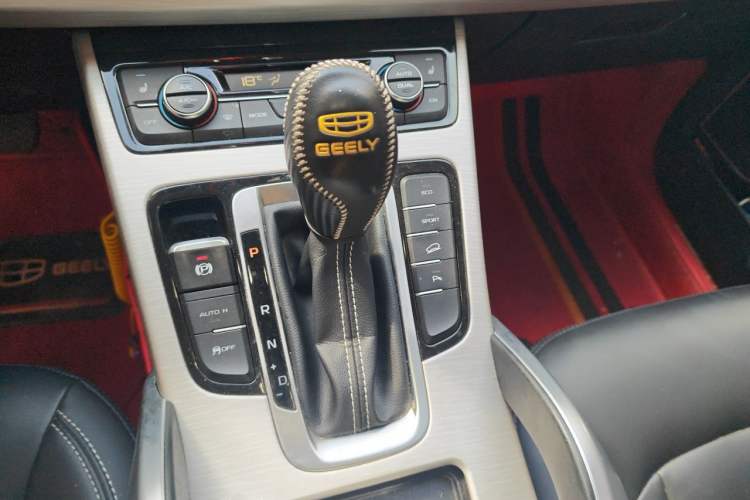Used Geely Auto Emgrand X7 Sport 2018 1.8TD Automatic Two-Wheel Drive Smart Connect 4G Internet Edition Gear Lever