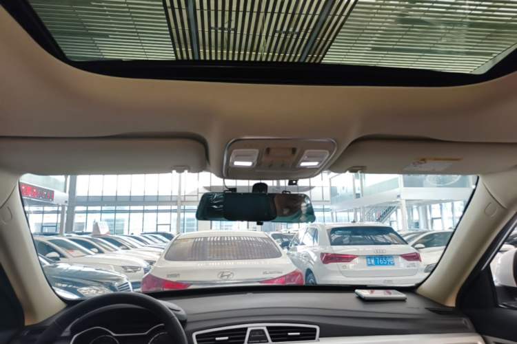 Used Geely Auto Emgrand X7 Sport 2018 1.8TD Automatic Two-Wheel Drive Zhiya Model Headliner