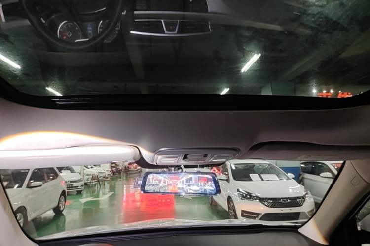 Used Geely Auto Emgrand X7 Sport 2018 1.8TD Automatic Two-Wheel Drive Zhiya Model Headliner