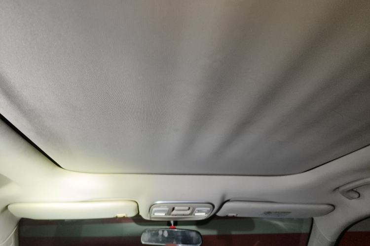 Used Geely Auto Emgrand X7 Sport 2018 1.8TD Automatic Two-Wheel Drive Smart Connect 4G Internet Edition Headliner