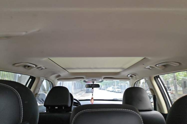 Used Geely Auto Emgrand X7 Sport 2018 1.8TD Automatic Two-Wheel Drive Smart Connect 4G Internet Edition Headliner