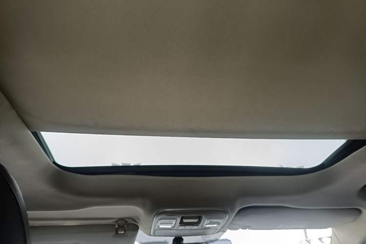 Used Geely Auto Emgrand X7 Sport 2018 1.8TD Automatic Two-Wheel Drive Smart Connect 4G Internet Edition Headliner