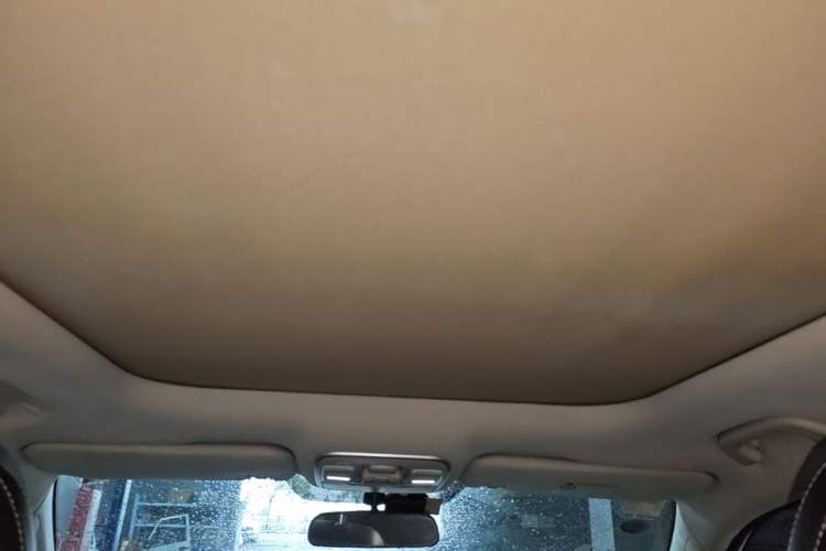 Used Geely Auto Emgrand X7 Sport 2018 1.8TD Automatic Two-Wheel Drive Smart Connect 4G Internet Edition Headliner