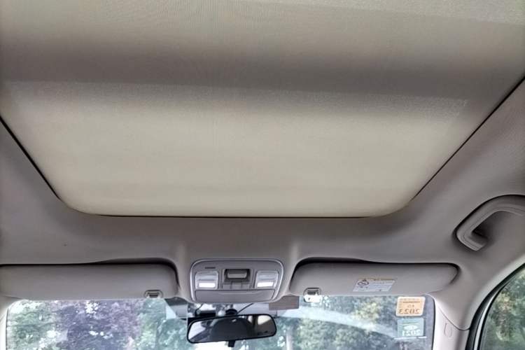 Used Geely Auto Emgrand X7 Sport 2018 1.8TD Automatic Two-Wheel Drive Smart Connect 4G Internet Edition Headliner