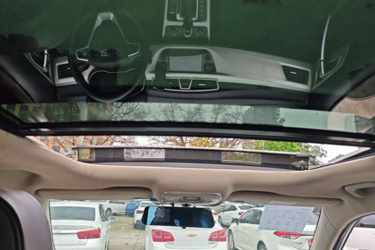 Used Geely Auto Emgrand X7 Sport 2018 1.8TD Automatic Two-Wheel Drive Smart Connect 4G Internet Edition Headliner