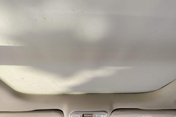 Used Geely Auto Emgrand X7 Sport 2018 1.8TD Automatic Two-Wheel Drive Smart Connect 4G Internet Edition Headliner
