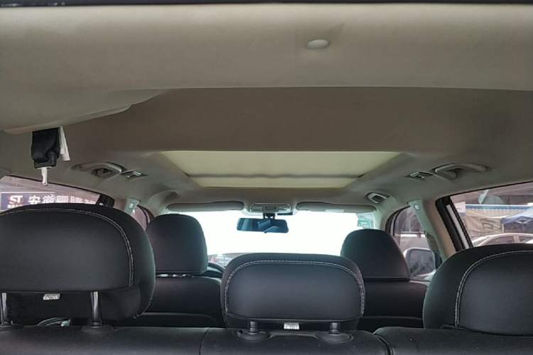 Used Geely Auto Emgrand X7 Sport 2018 1.8TD Automatic Two-Wheel Drive Smart Connect 4G Internet Edition Headliner