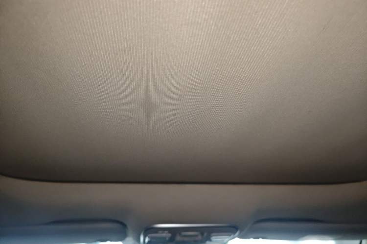 Used Geely Auto Emgrand X7 Sport 2018 1.8TD Automatic Two-Wheel Drive Smart Connect 4G Internet Edition Headliner