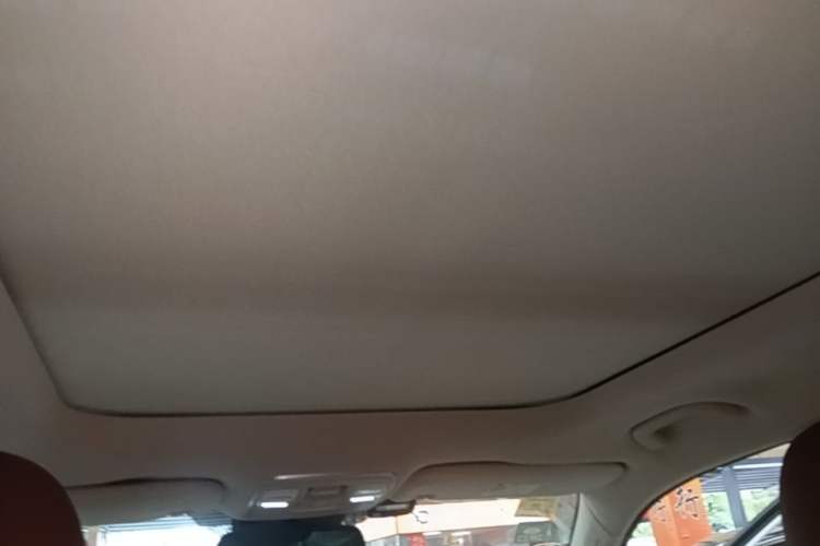 Used Geely Auto Emgrand X7 Sport 2018 1.8TD Automatic Two-Wheel Drive ZhiZun Model with 4G Connectivity Headliner