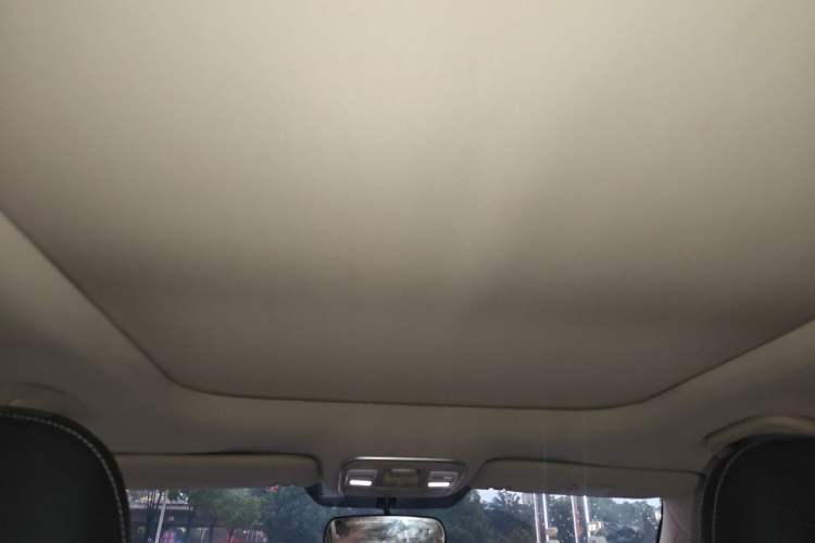 Used Geely Auto Emgrand X7 Sport 2018 2.0L Manual Two-Wheel Drive Zhiya Version Headliner