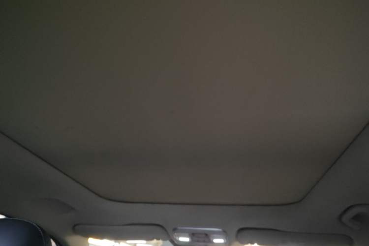 Used Geely Auto Emgrand X7 Sport 2018 1.8TD Automatic Two-Wheel Drive Smart Connect 4G Internet Edition Headliner