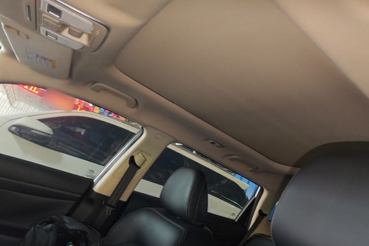 Used Geely Auto Emgrand X7 Sport 2018 1.8TD Automatic Two-Wheel Drive Smart Connect 4G Internet Edition Headliner