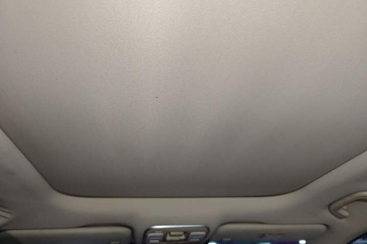 Used Geely Auto Emgrand X7 Sport 2018 1.8TD Automatic Two-Wheel Drive ZhiZun Model with 4G Connectivity Headliner