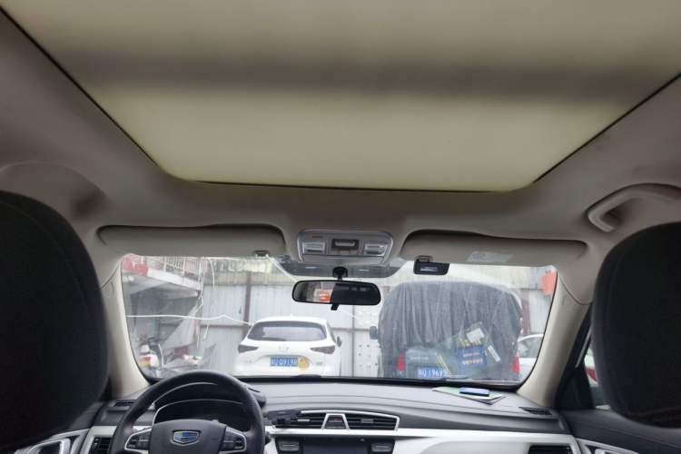 Used Geely Auto Emgrand X7 Sport 2018 1.8TD Automatic Two-Wheel Drive Smart Connect 4G Internet Edition Headliner