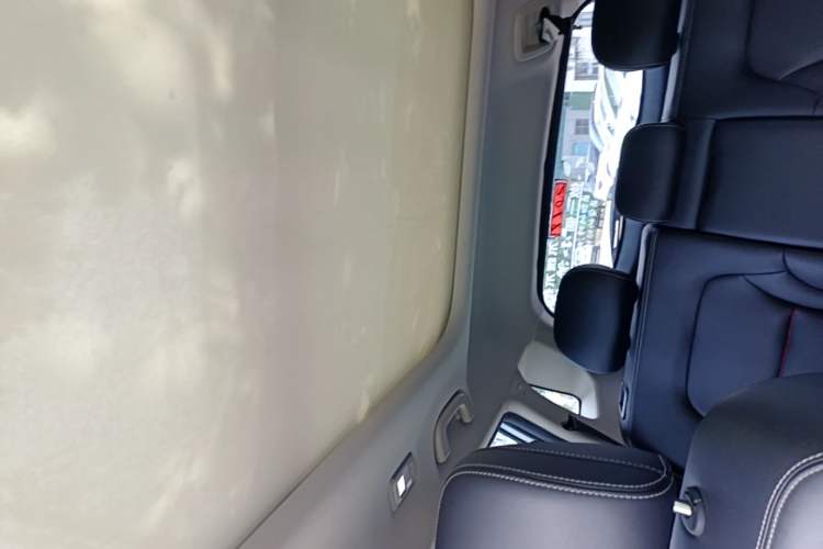 Used Geely Auto Emgrand X7 Sport 2018 1.8TD Automatic Two-Wheel Drive Smart Connect 4G Internet Edition Headliner