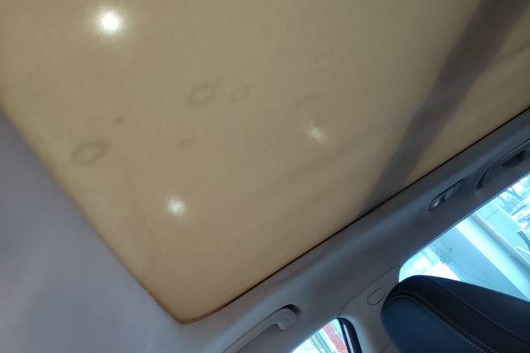 Used Geely Auto Emgrand X7 Sport 2018 1.8TD Automatic Two-Wheel Drive Smart Connect 4G Internet Edition Headliner