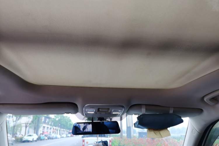 Used Geely Auto Emgrand X7 Sport 2018 1.8TD Automatic Two-Wheel Drive Smart Connect 4G Internet Edition Headliner