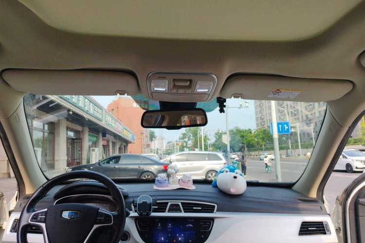 Used Geely Auto Emgrand X7 Sport 2018 1.8TD Automatic Two-Wheel Drive Smart 4G Connected Version Headliner