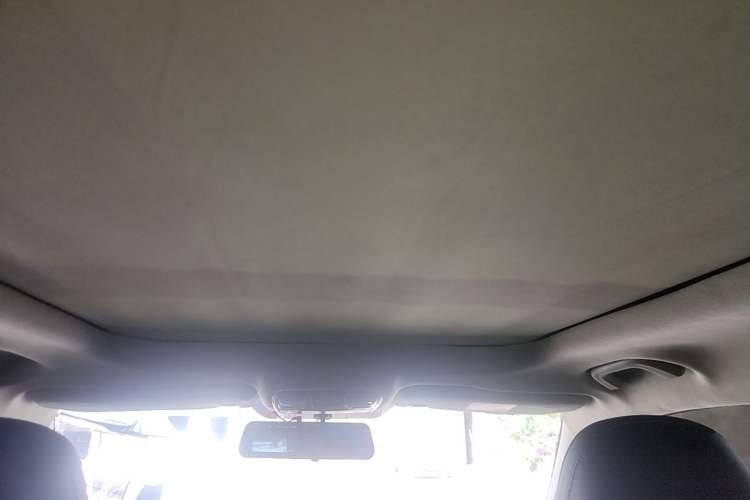 Used Geely Auto Emgrand X7 Sport 2018 1.8TD Automatic Two-Wheel Drive Smart Connect 4G Internet Edition Headliner