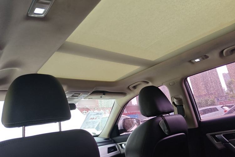 Used Geely Auto Emgrand X7 Sport 2018 1.8TD Automatic Two-Wheel Drive Smart Connect 4G Internet Edition Headliner